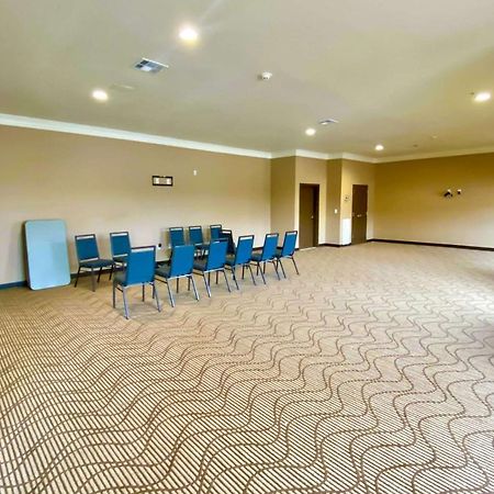 Choctaw Comfort Inn & Suites Harrah מראה חיצוני תמונה